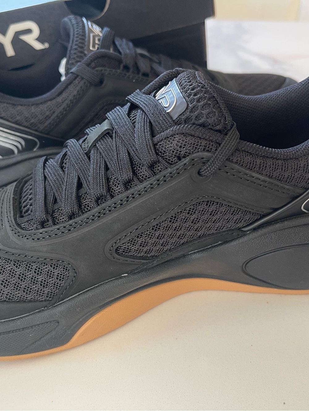 NIB TYR trainer - Picture 6 of 6